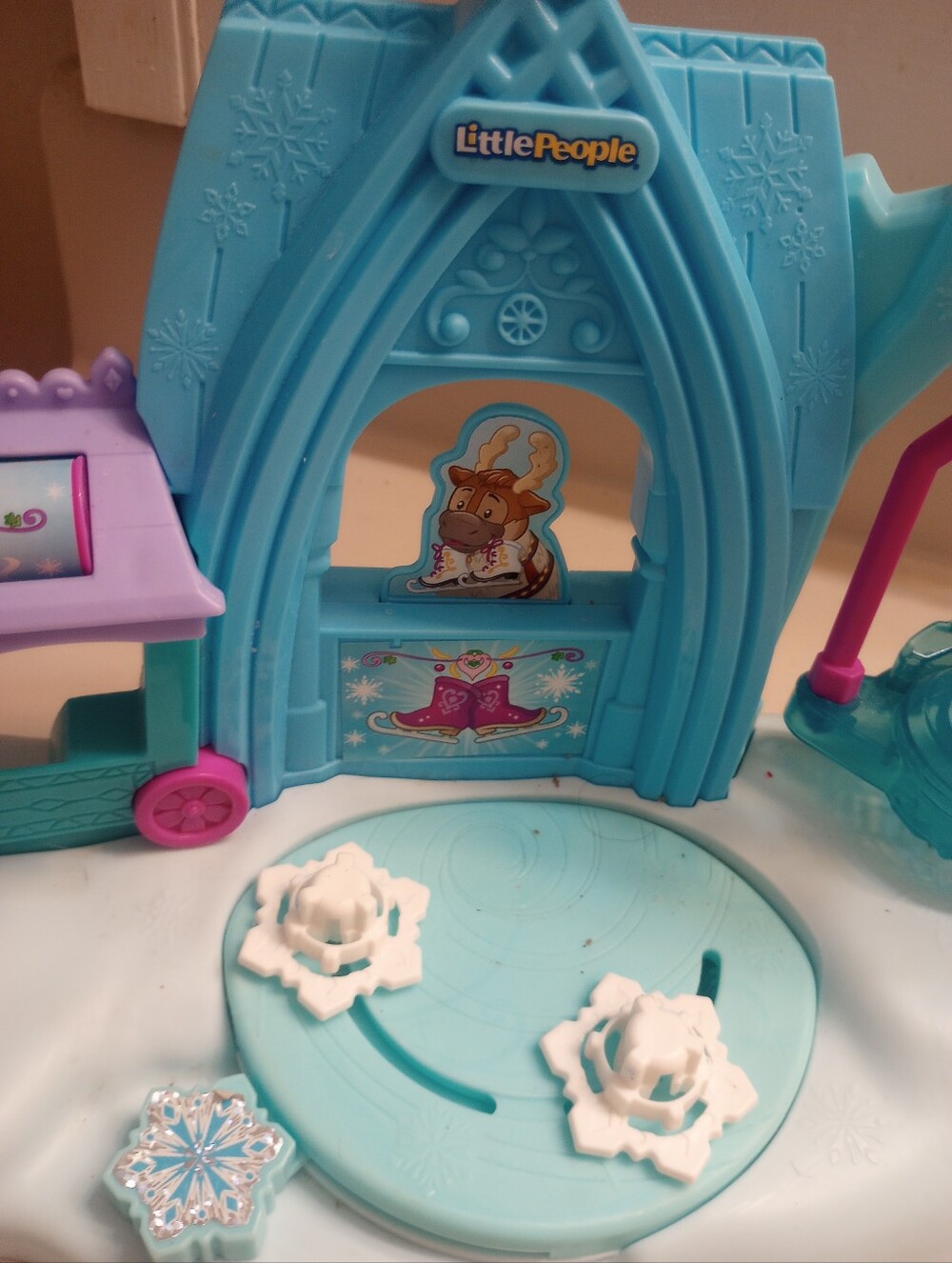Fisher Price Little People Disney Frozen Arendelle Castle Playset - Picture 4 of 8